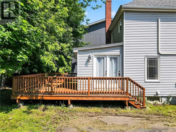 Moncton, NB E1C5E6,472 Robinson Street