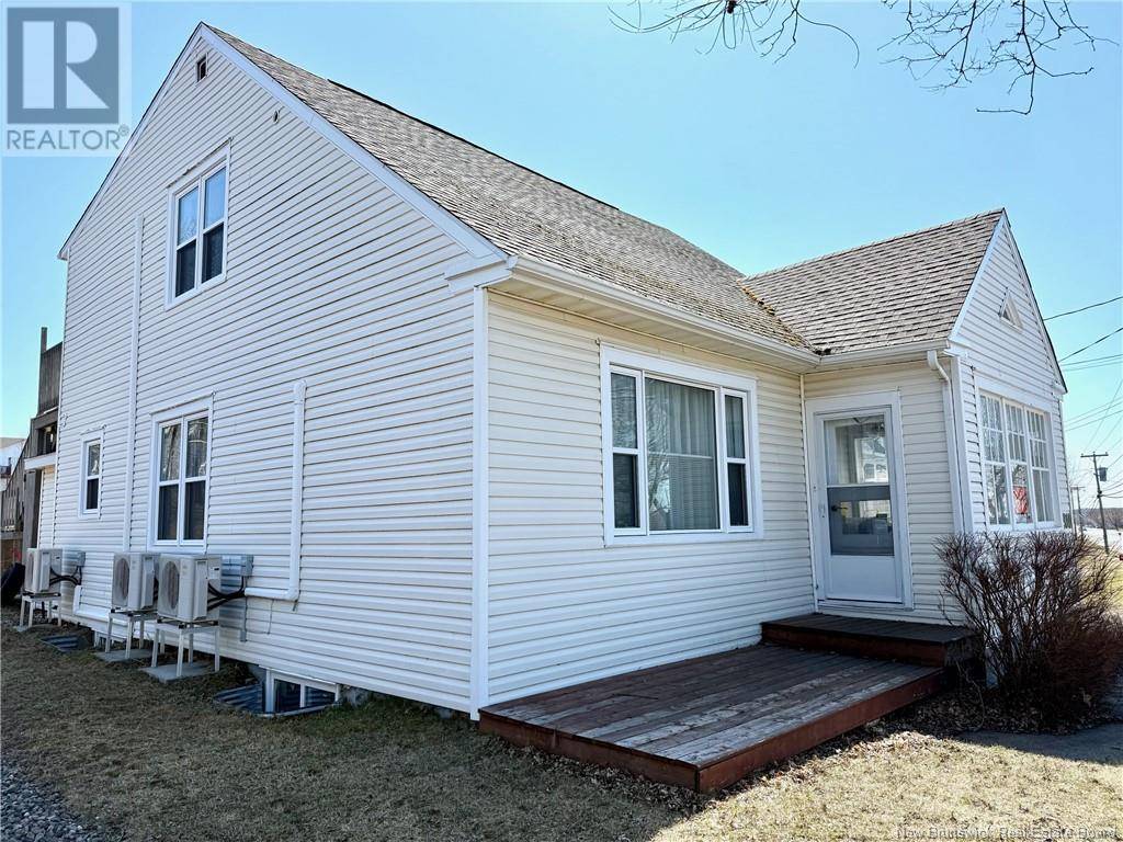 310 Boul. St-Pierre Ouest, Caraquet, NB E1W1A3