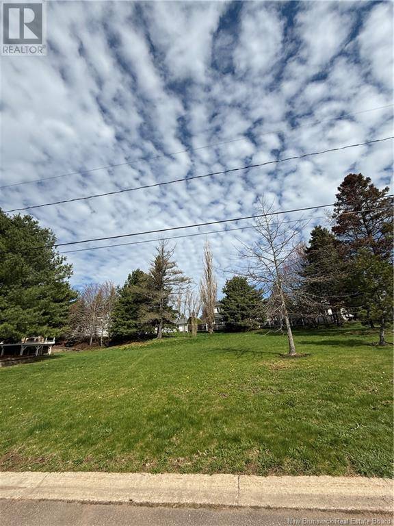 Moncton, NB E1A7W2,84 Elsie Crescent