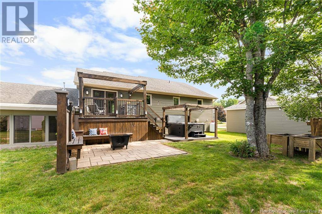 Dieppe, NB E1A0E6,427 Alfred Leger Street