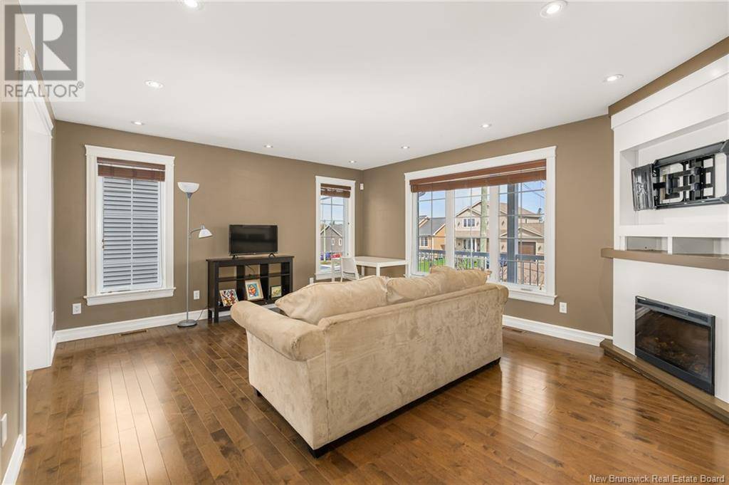 Dieppe, NB E1A5S3,87 Tilmon Crescent