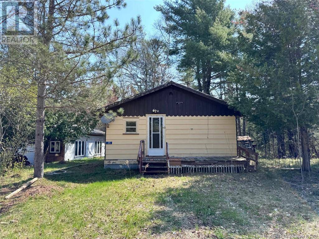 35 Pleasant Street, Doaktown, NB E9C1B5