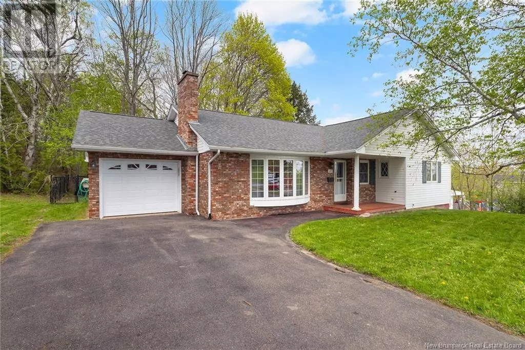 Fredericton, NB E3B4G3,727 Windsor Street