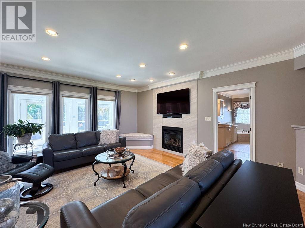 Moncton, NB E1H3L3,114 Congressional Crescent