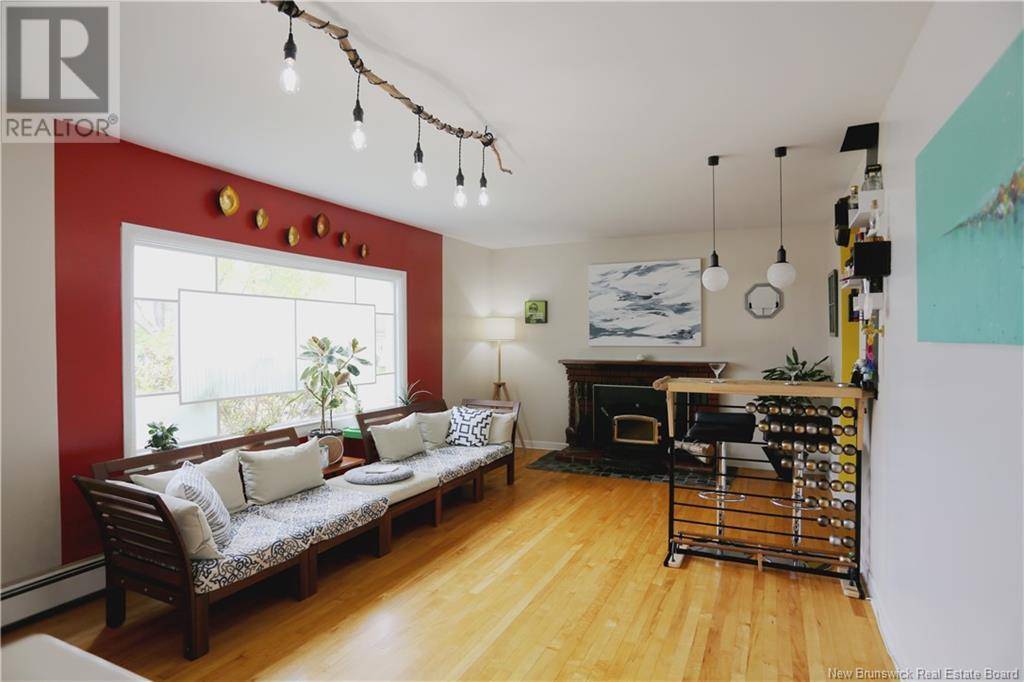 Riverview, NB E1B2A9,909 Montgomery Avenue