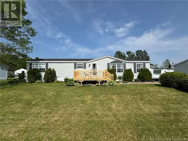 Moncton, NB E1H2Y6,17 Lobelia Street