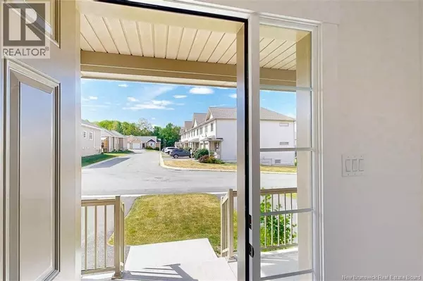 Fredericton, NB E3B0L9,18 Huntingdon Circle