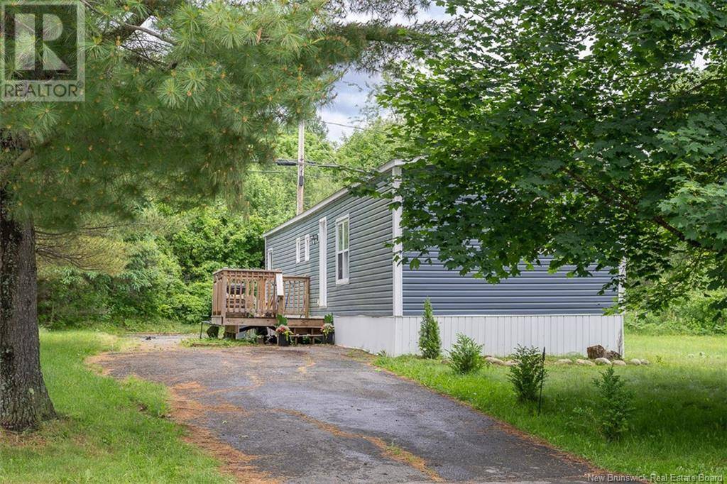 14 Tamarack Drive, Lincoln, NB E3B6T1
