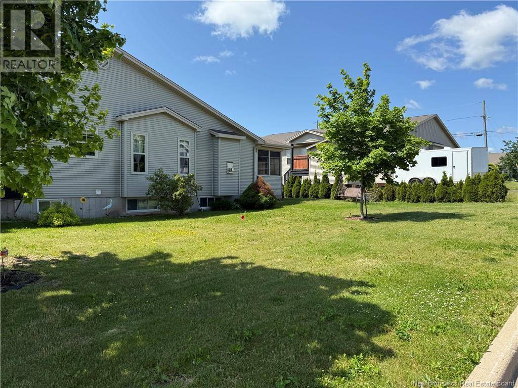 Moncton, NB E1G5M6,42 Newberry Street
