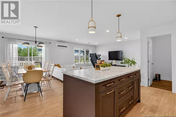 Moncton, NB E1G0X8,164 Francfort Crescent