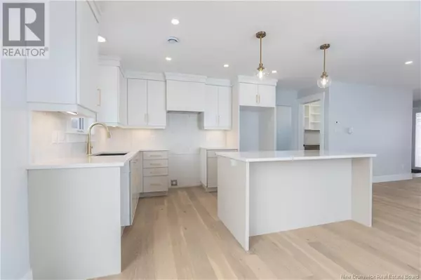 Moncton, NB E1E0K5,93 Melbourne Crescent