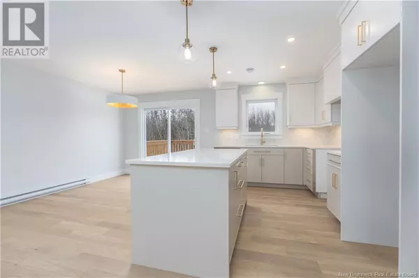 Moncton, NB E1E0K5,93 Melbourne Crescent
