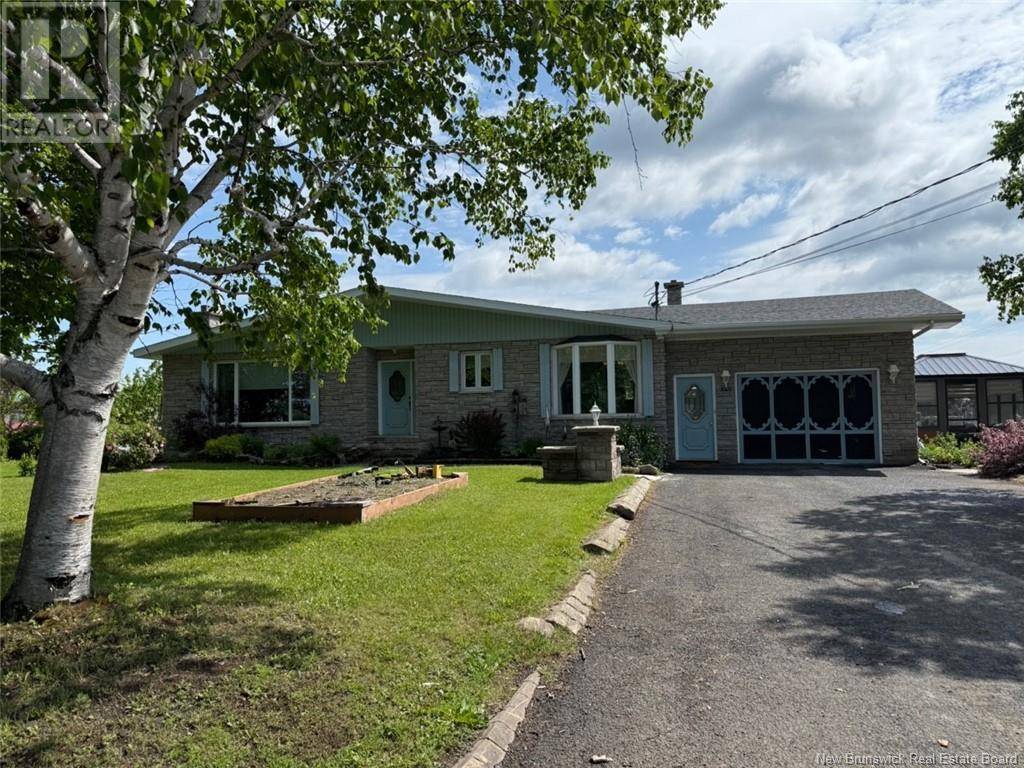 25 Arseneault Street, Balmoral, NB E8E1A1
