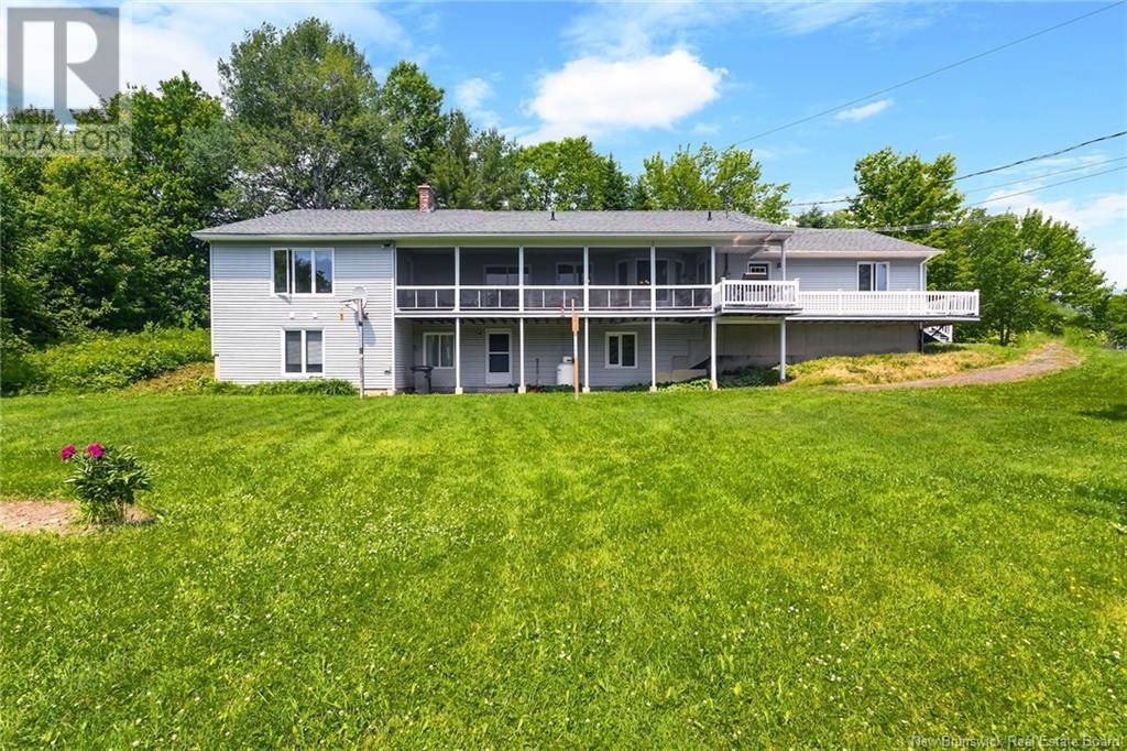 39 Haines Crescent, Fredericton, NB E3A4X3