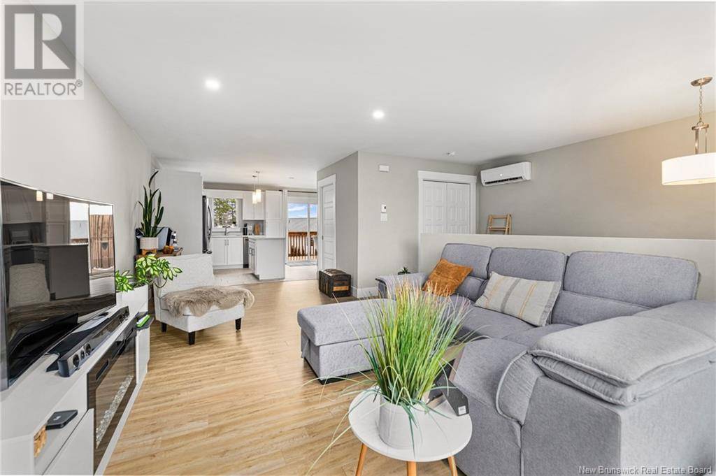 Dieppe, NB E1A4T3,157 Ernest Street