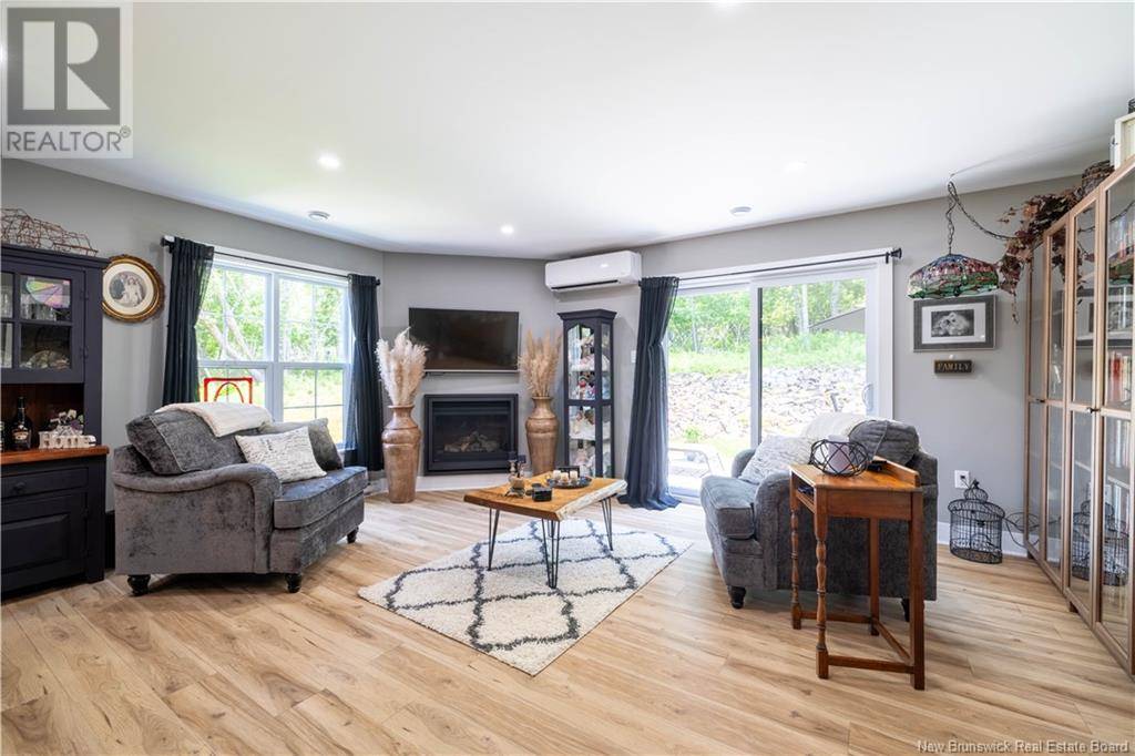 Quispamsis, NB E2E1L9,11 Sheraton Avenue