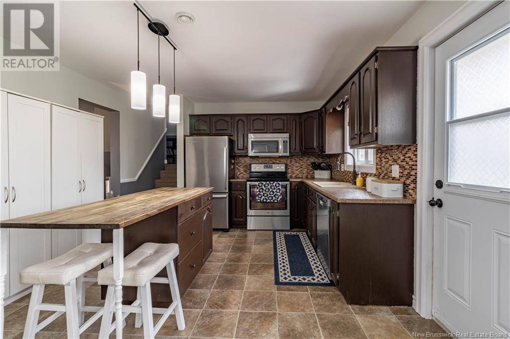 Moncton, NB E1C9H1,13 Amberwood Court