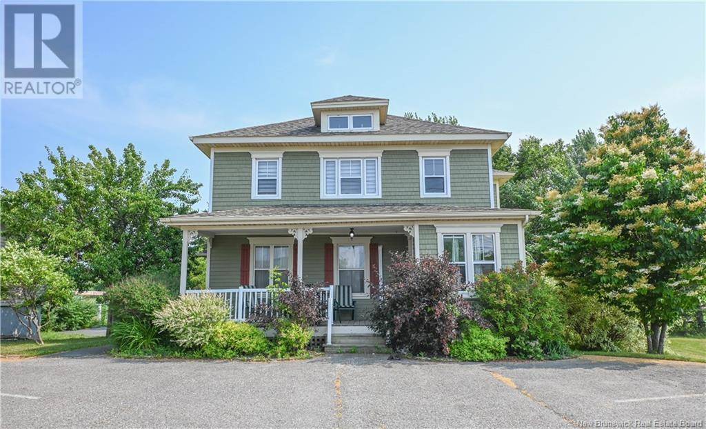 98 Saint-Pierre Ouest Boulevard, Caraquet, NB E1W1B6