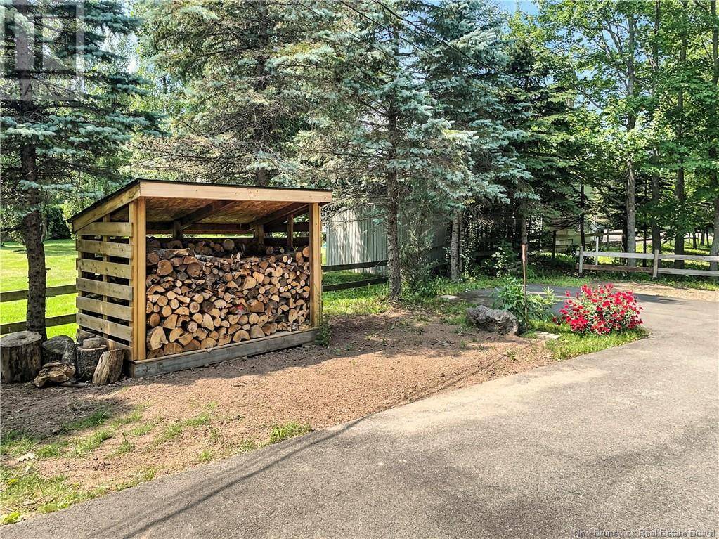 Moncton, NB E1A5X6,936 Shediac Road