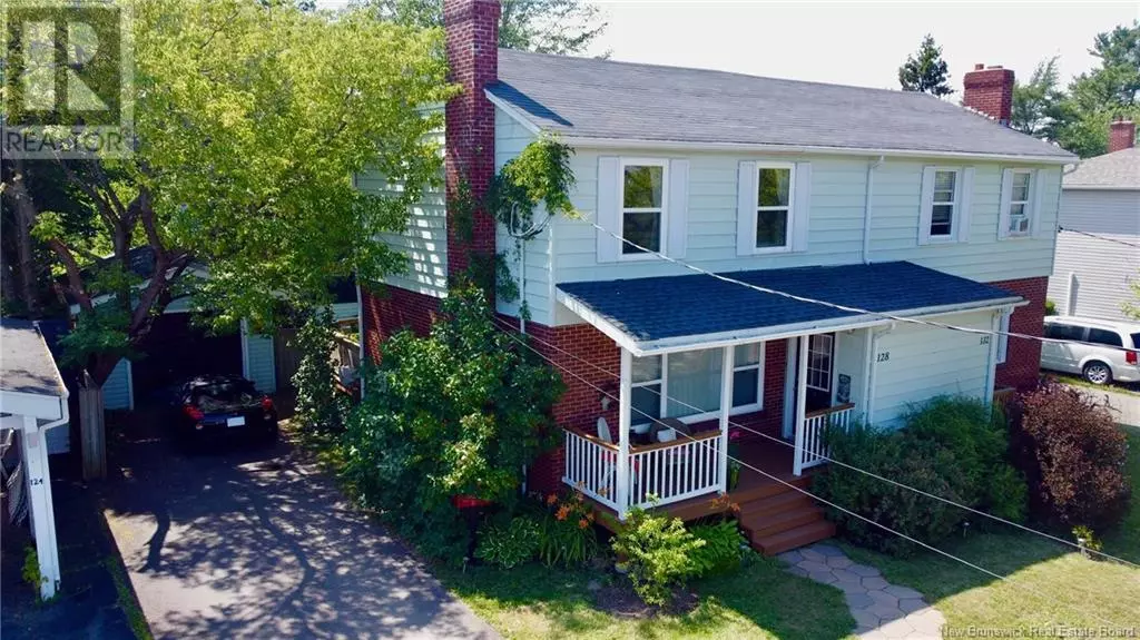 Moncton, NB E1C7B3,128 Edgett Avenue