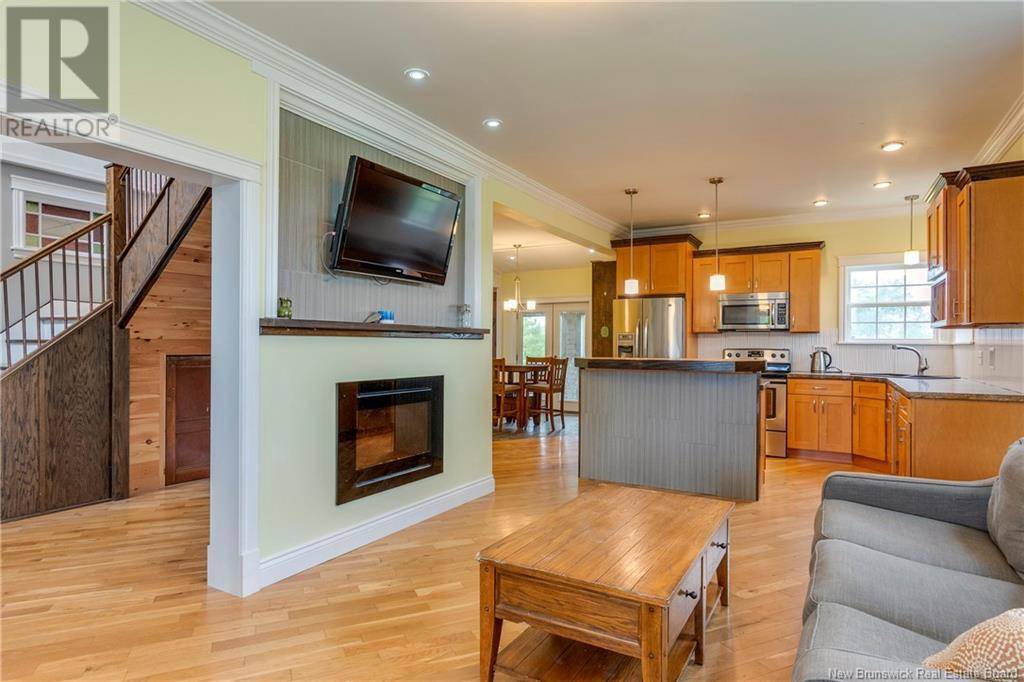 Saint John, NB E2N1X9,889 Latimore Lake