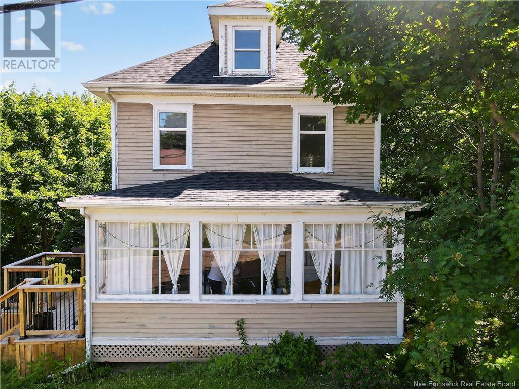 Riverview, NB E1B1M7,122 Rivercrest Avenue