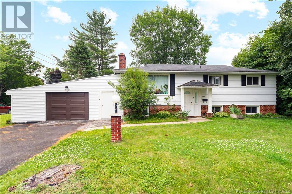 122 Hemlock Avenue, Fredericton, NB E3A1H1