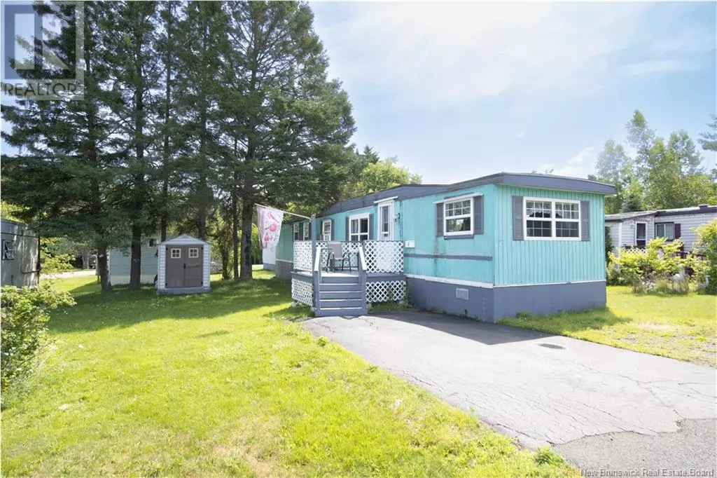 Moncton, NB E1E2J6,17 Midway Drive