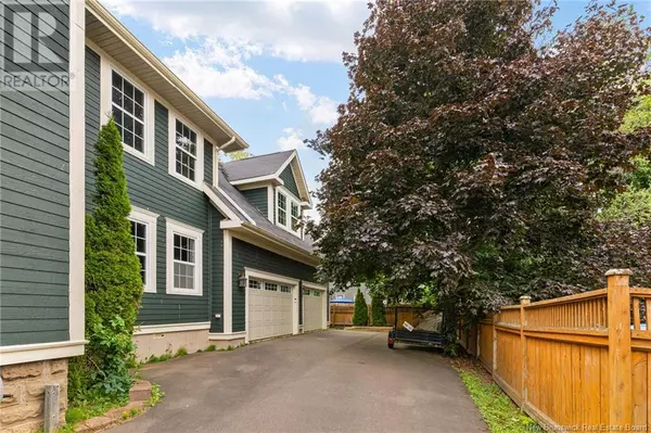 Moncton, NB E1C6L8,29 Norwood Avenue