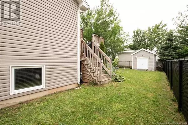 Moncton, NB E1G0A9,233 Lonsdale Street