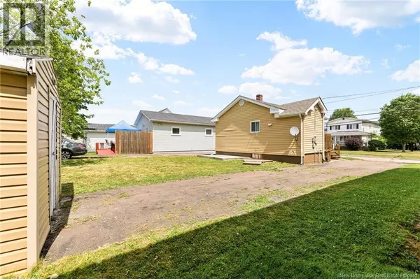 Moncton, NB E1C7C8,98 McSweeney Avenue