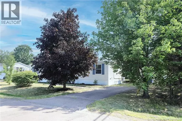 Moncton, NB E1H2W9,2 Hummingbird Street