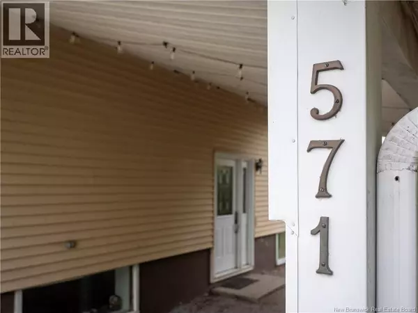 Saint John, NB E2J3W5,571 Michael Crescent