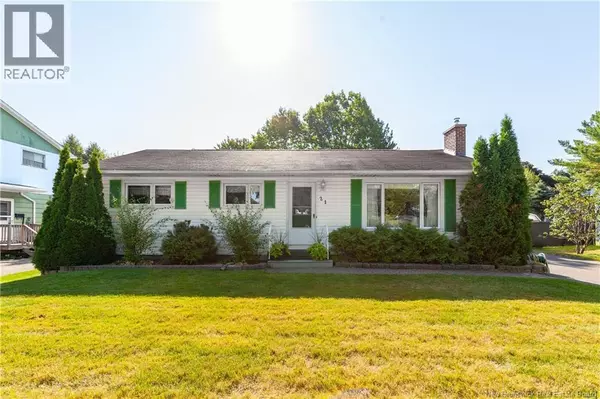21 Dover Crescent, Fredericton, NB E3B4T8