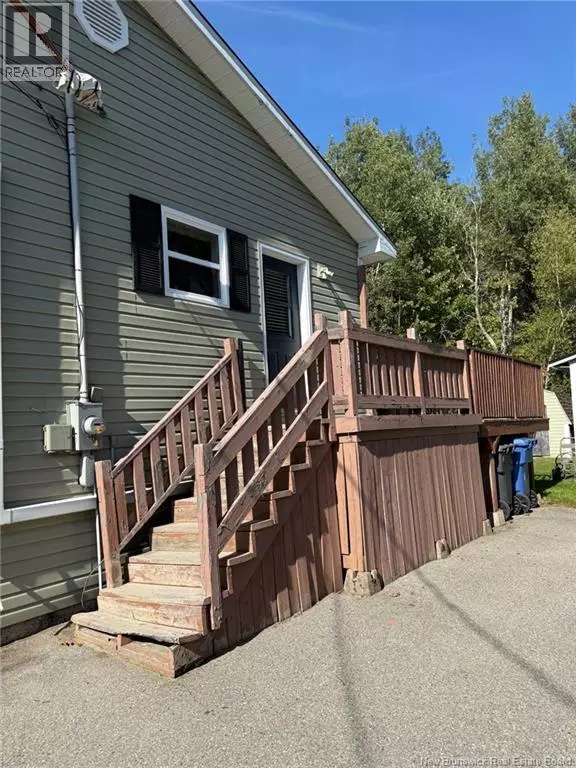 Miramichi, NB E1V6R2,84 Carroll Street
