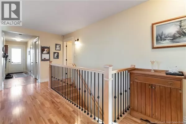 Moncton, NB E1G5M8,34 Langford Street