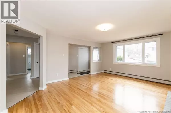 Moncton, NB E1A3Z1,93 Edward