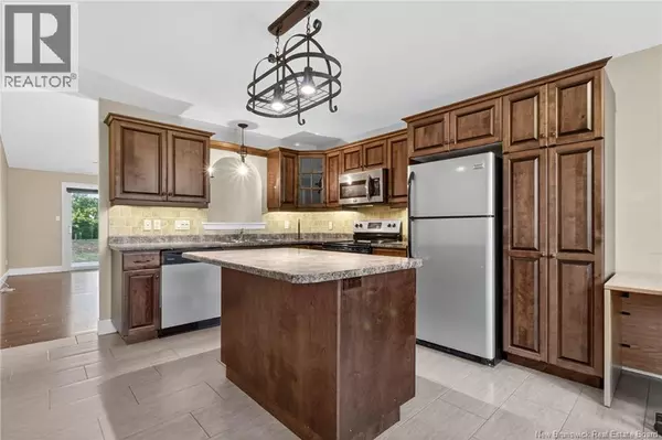 Moncton, NB E1G5T4,32 Golden Street