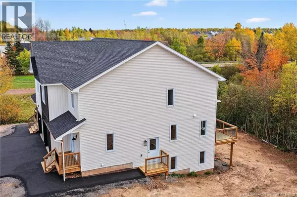 Moncton, NB E1G2V9,896 Ryan Street