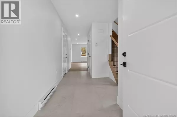 Moncton, NB E1G2V9,896 Ryan Street