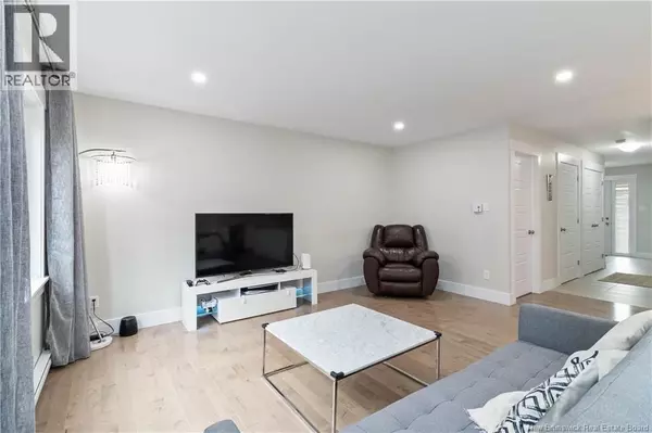 Moncton, NB E1G6E6,326 Teaberry Avenue