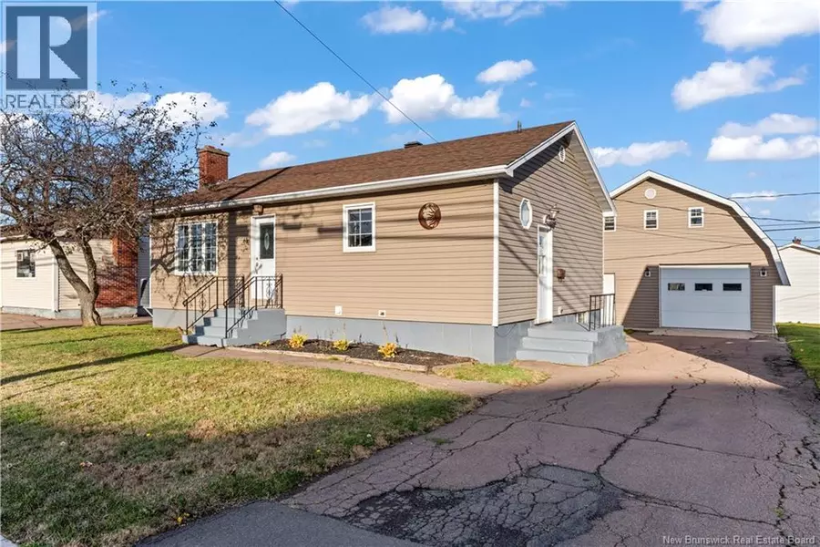 61 Mapleton, Moncton, NB E1C7W6