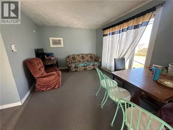 Moncton, NB E1C7L4,118 Cedar Street