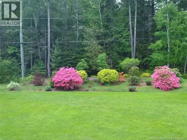 Fredericton, NB E3B7G6,32 Barbara Court