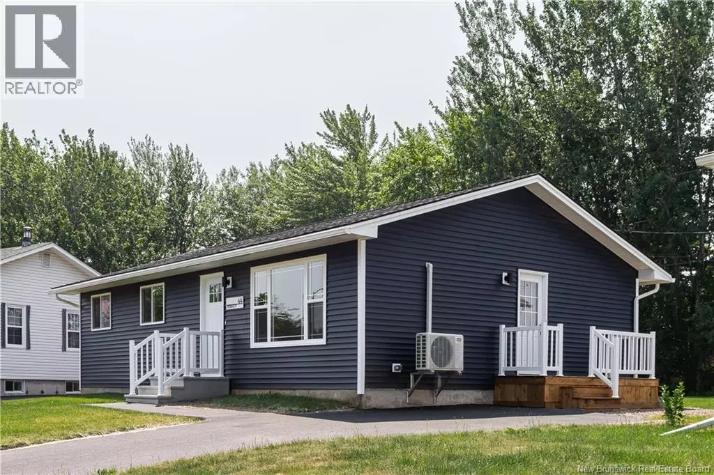 Moncton, NB E1A5K5,44 Teesdale