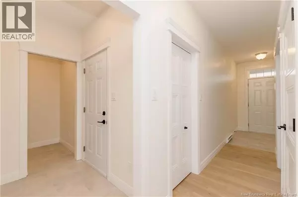 Moncton, NB E1H3S7,546 Royal Oaks Boulevard