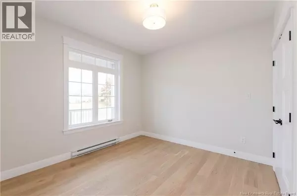 Moncton, NB E1H3S7,546 Royal Oaks Boulevard