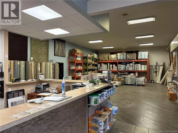 Moncton, NB E1A2X8,18 Elmwood