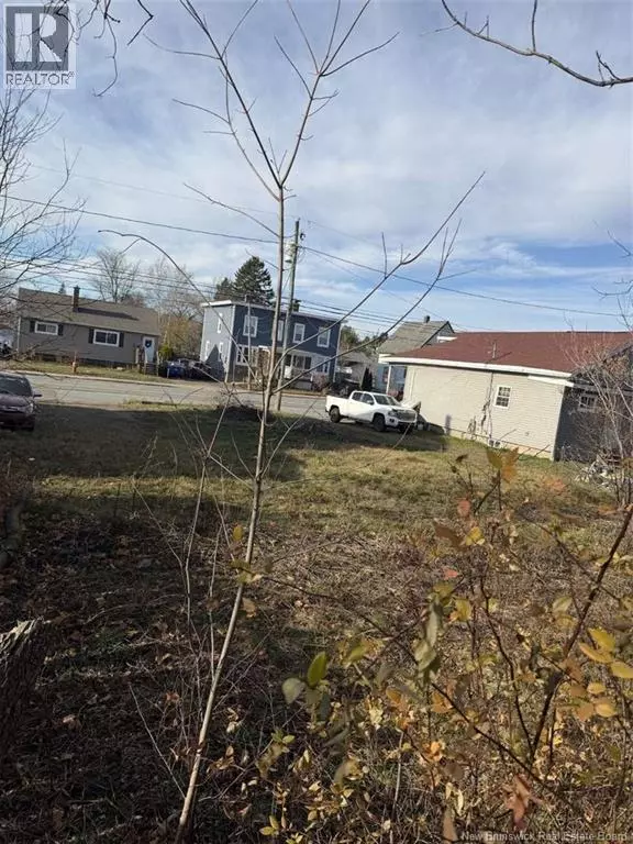 Moncton, NB E1E3G5,15 Sixth Street