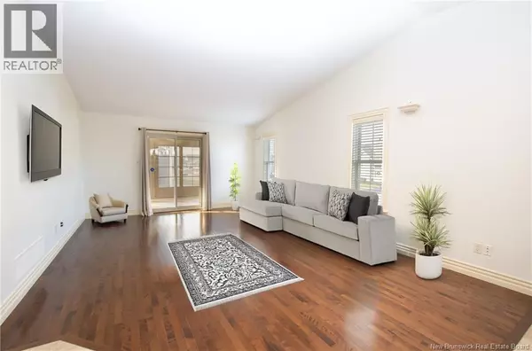 Moncton, NB E1A6B4,2 Thornhill Crescent